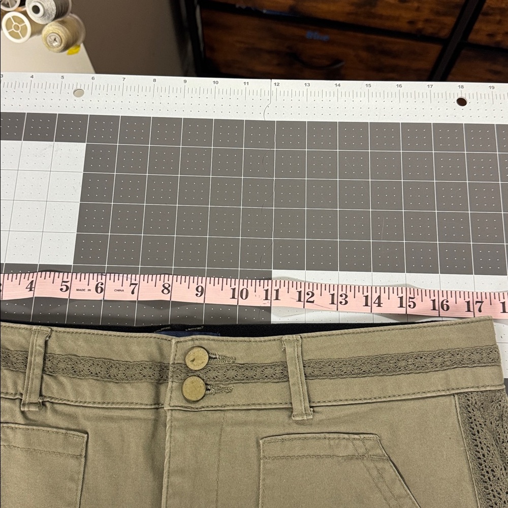 Democracy Olive Cargo Pants - Picture 6 of 7